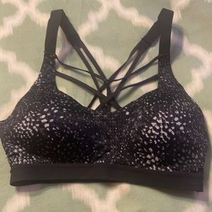Victoria sport light weight bra 32D
